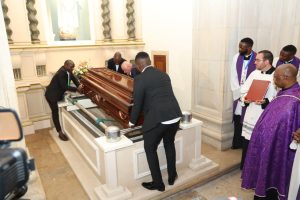 Sepultamento de Dom Alexandre Cardeal do Nascimento na Sé Catedral de Luanda