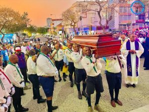 Missa de Corpo Presente de Sua Eminência Dom Alexandre Cardeal do Nascimento é Presidida por Dom António Bengui, Bispo Auxiliar de Luanda