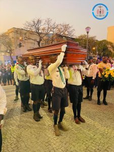 Missa de Corpo Presente de Sua Eminência Dom Alexandre Cardeal do Nascimento é Presidida por Dom António Bengui, Bispo Auxiliar de Luanda